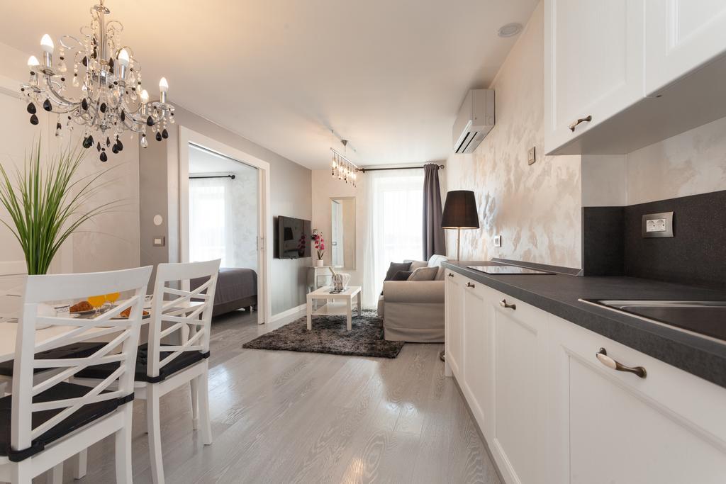Royal Apartments Rovinj Buitenkant foto