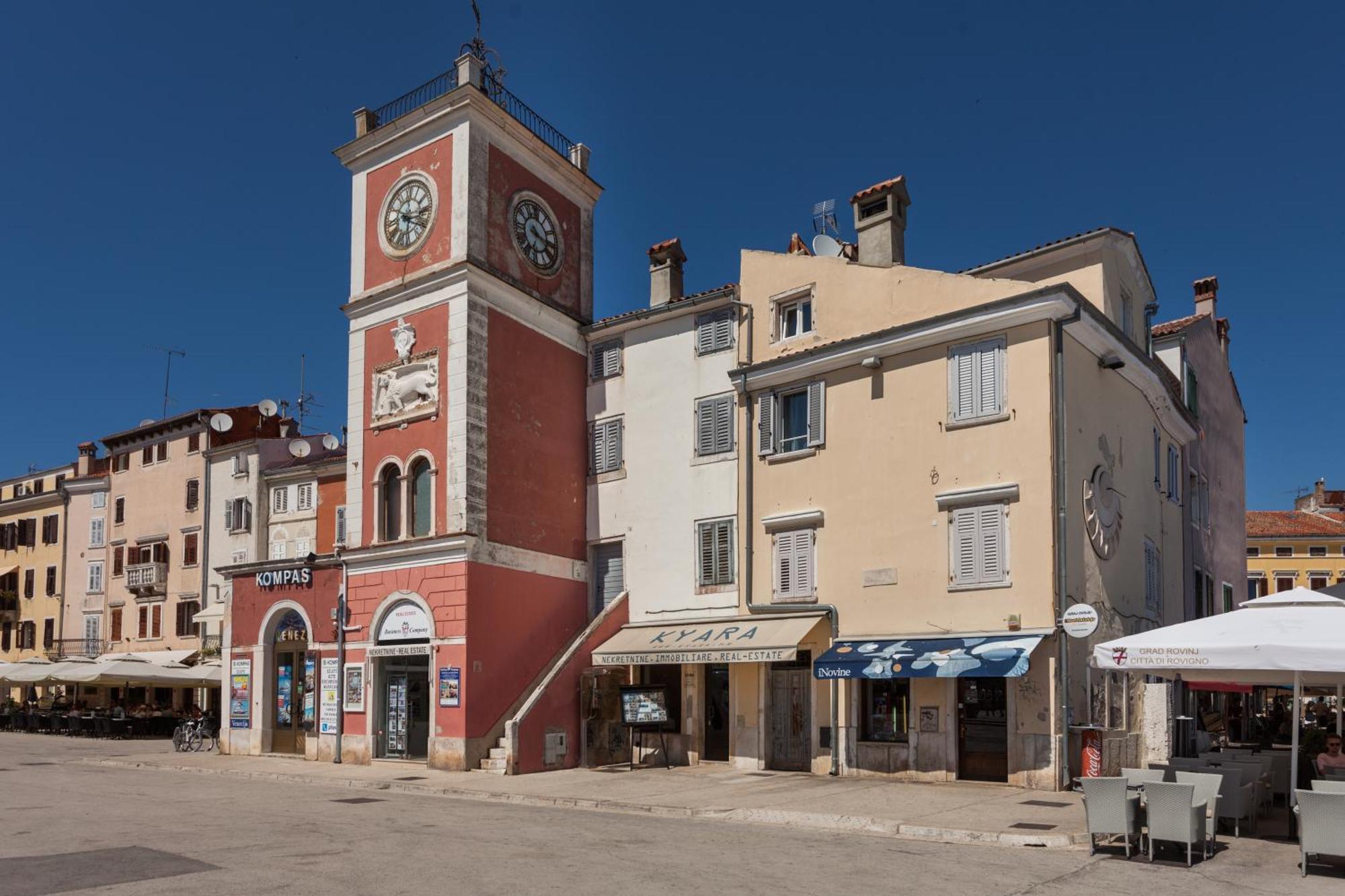 Royal Apartments Rovinj Buitenkant foto