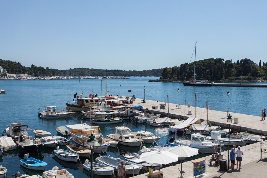 Royal Apartments Rovinj Buitenkant foto